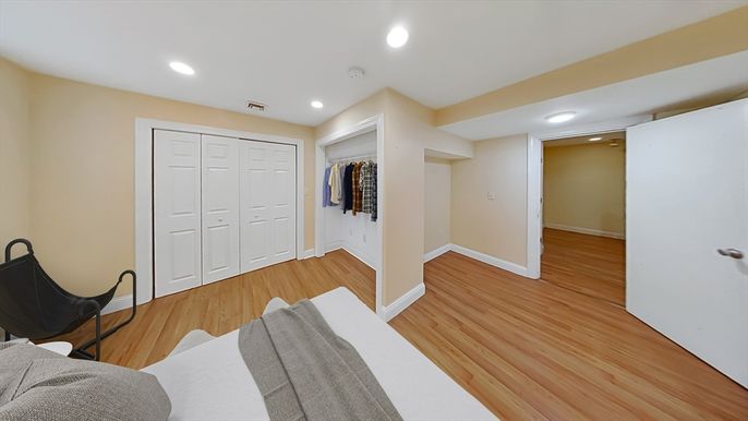 Interior, Recessed Lighting, Wood Texture Flooring