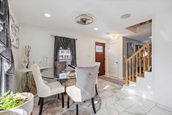 Chandelier, Dining room, Interior, Marble, Recessed Lighting