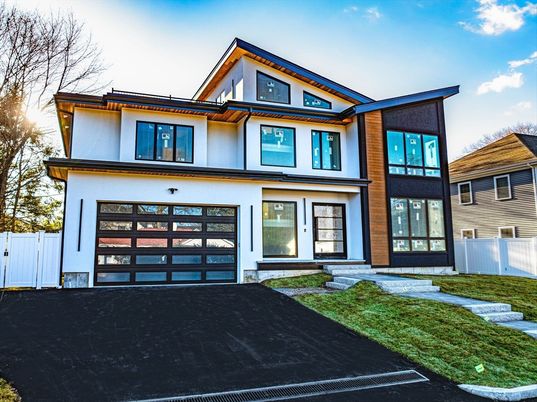 Attached, Exterior, Facade, Farmhouse
