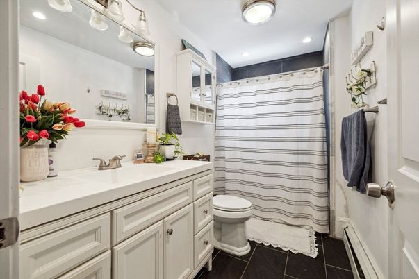 Bathroom, Interior, Recessed Lighting