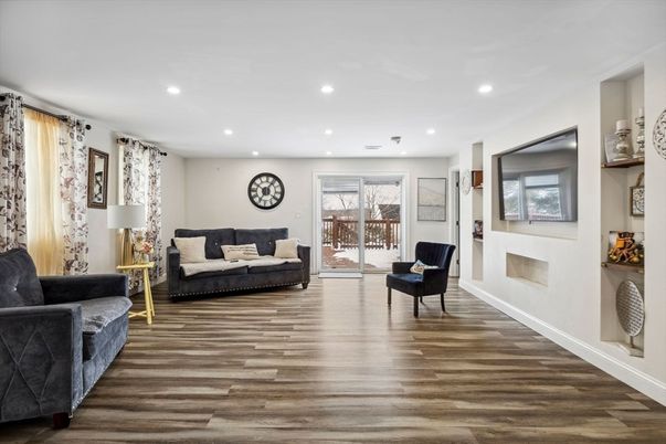 Fireplace, Interior, Living room, Recessed Lighting, Wood Texture Flooring