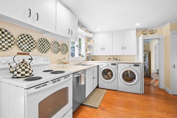 Interior, Kitchen, Recessed Lighting, Washer, Wood Texture Flooring