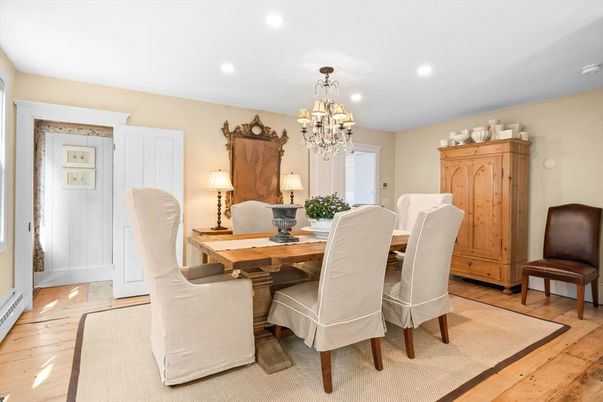 Chandelier, Dining room, Interior, Recessed Lighting, Wood Texture Flooring