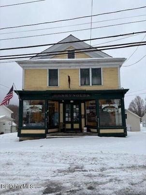 Exterior, Facade, American Foursquare