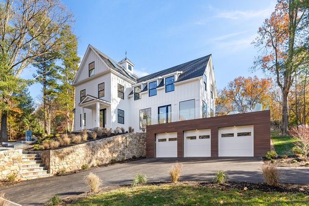Attached, Exterior, Facade, Farmhouse
