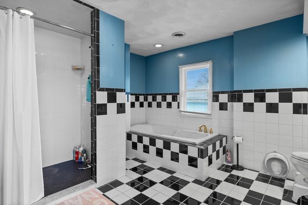 Bathroom, Interior, Recessed Lighting
