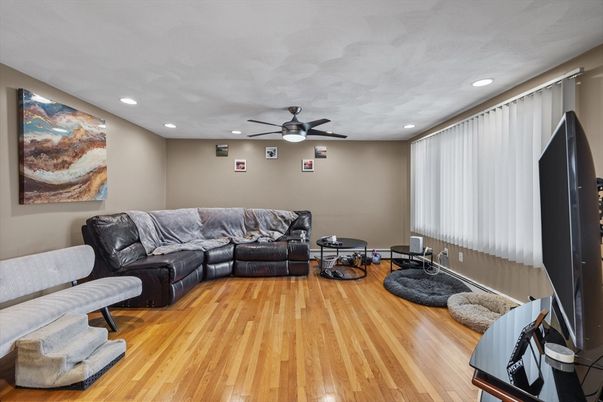 Interior, Living room, Recessed Lighting, Wood Texture Flooring
