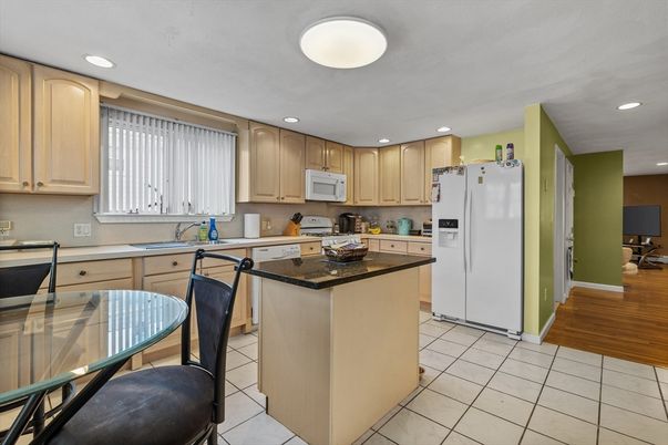 Dining room, Interior, Kitchen, Recessed Lighting, Wood Texture Flooring