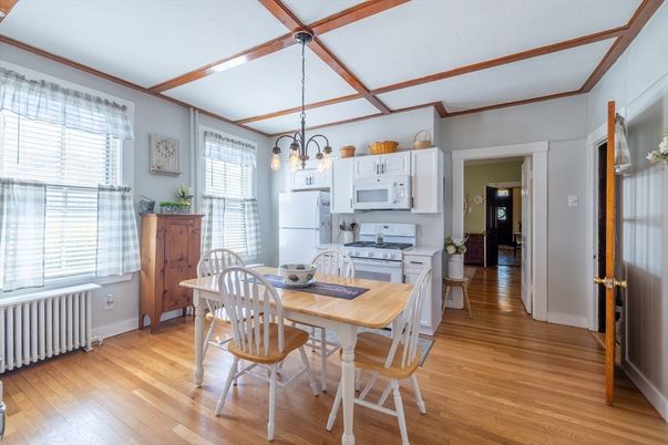 Chandelier, Dining room, Interior, Kitchen, Pendant Lights, Wooden Beams, Wood Texture Flooring