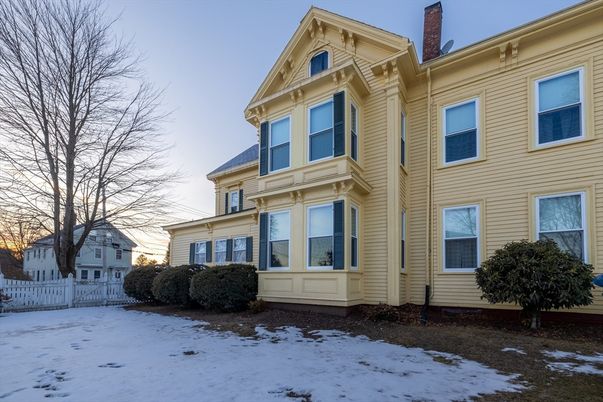 Exterior, Facade, Queen Anne Victorian