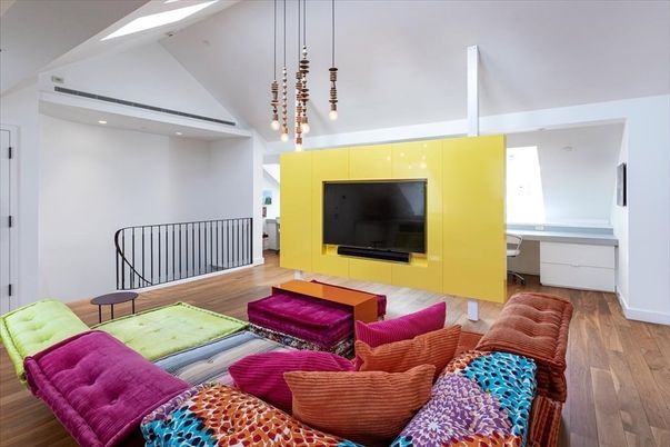 Interior, Living room, Pendant Lights, Recessed Lighting, Wood Texture Flooring
