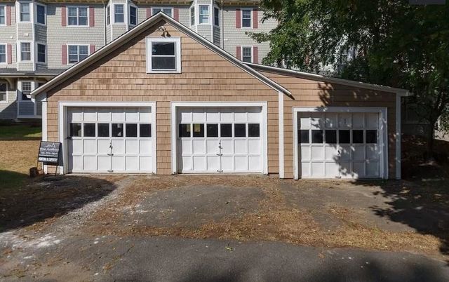 Detached Garage, Exterior