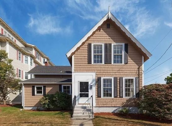 Exterior, Facade, American Craftsman