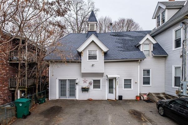 Exterior, Facade, Cape Cod