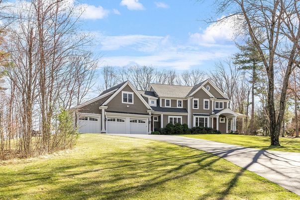 Attached, Exterior, Facade, Farmhouse