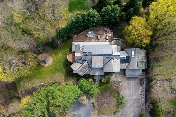 Exterior, Drone