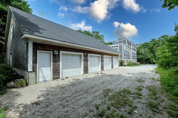 Detached Garage, Exterior