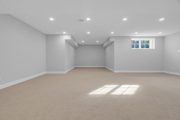 Empty room, Interior, Recessed Lighting