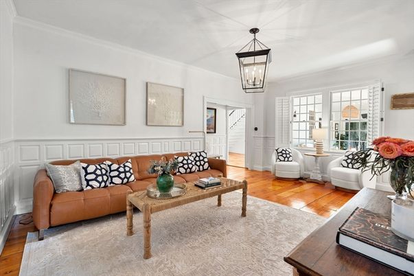 Interior, Living room, Pendant Lights, Wood Texture Flooring