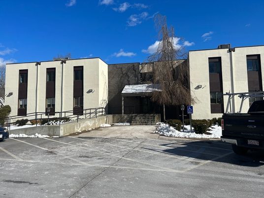 Exterior, Facade, Modern