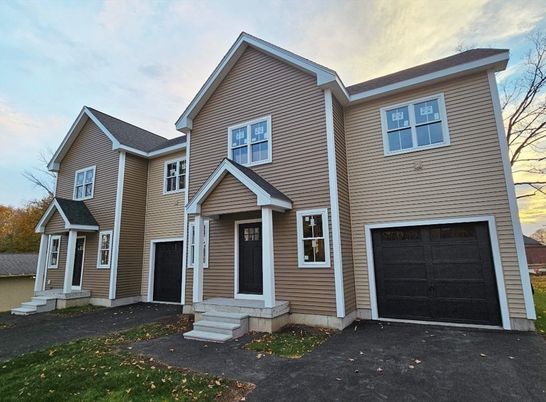 Attached, Exterior, Facade, Rowhouse
