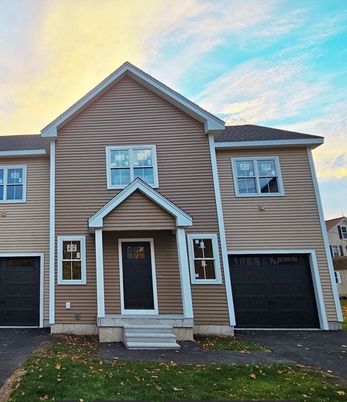 Attached, Exterior, Facade, Rowhouse