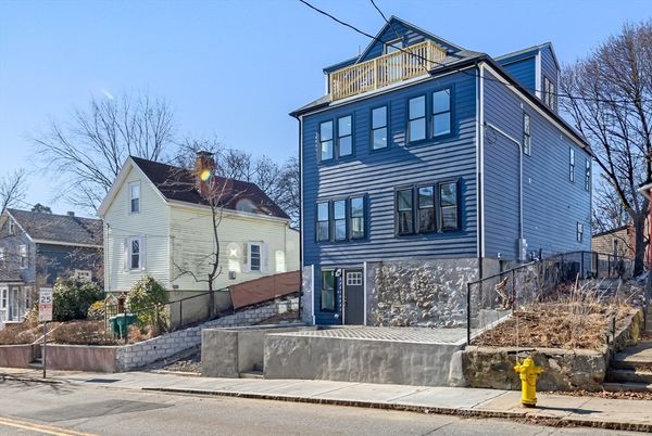 Exterior, Facade, Queen Anne Victorian