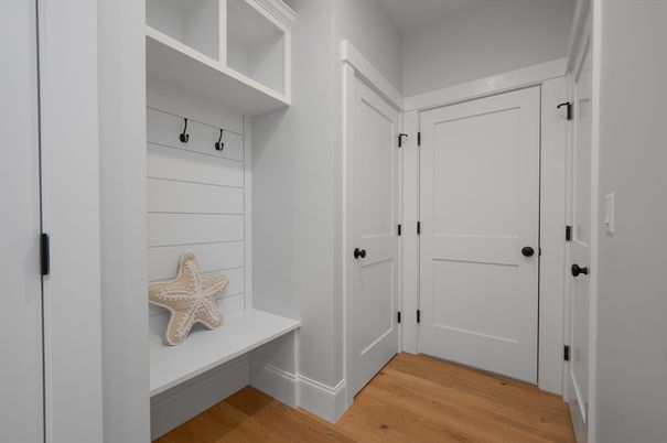 Interior, Walk-in Closets, Wood Texture Flooring