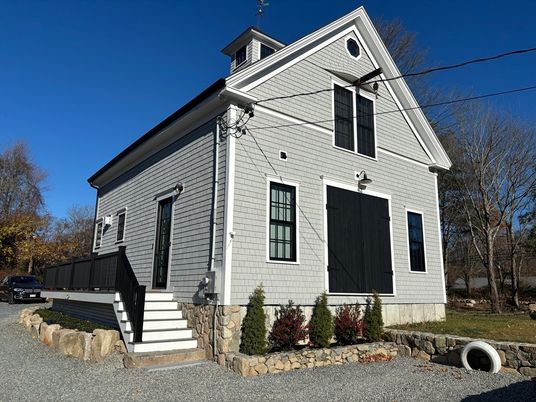 Exterior, Facade, Queen Anne Victorian