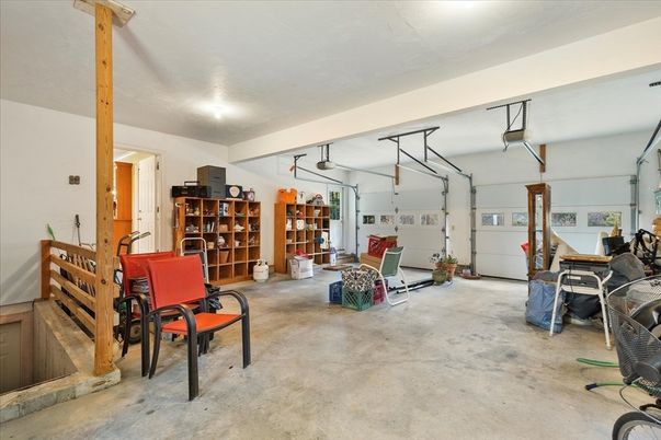 Garage, Interior