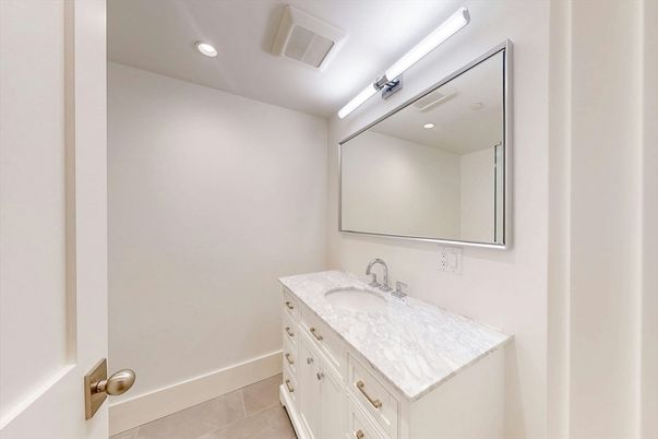 Bathroom, Interior, Recessed Lighting