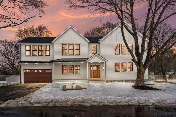 Attached, Exterior, Facade, Farmhouse