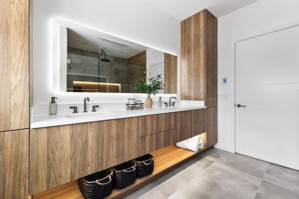 Bathroom, Dual Sink Vanities, Interior