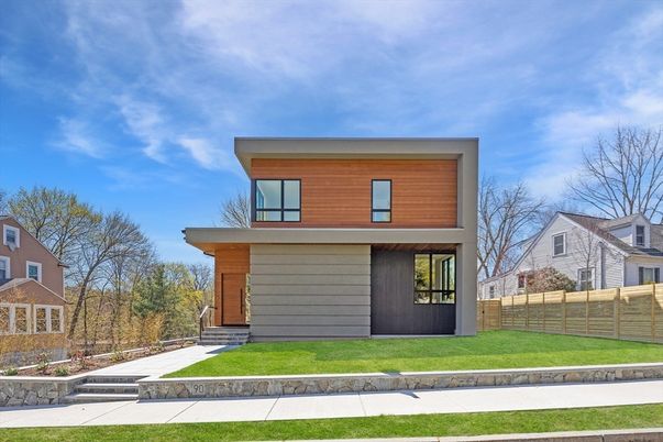 Exterior, Facade, Modern