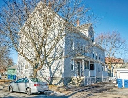 Exterior, Facade, Queen Anne Victorian