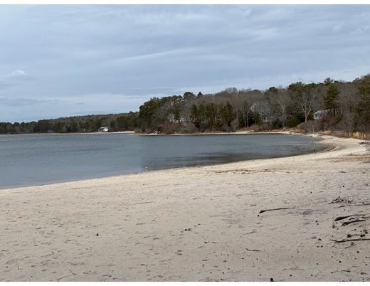 Exterior, Lake