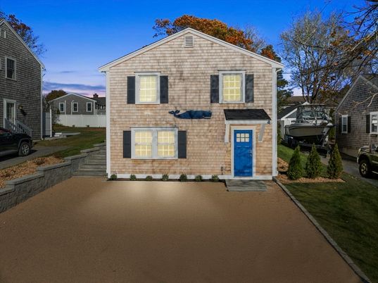 Exterior, Facade, Brick Traditional