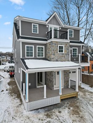 Exterior, Facade, American Craftsman