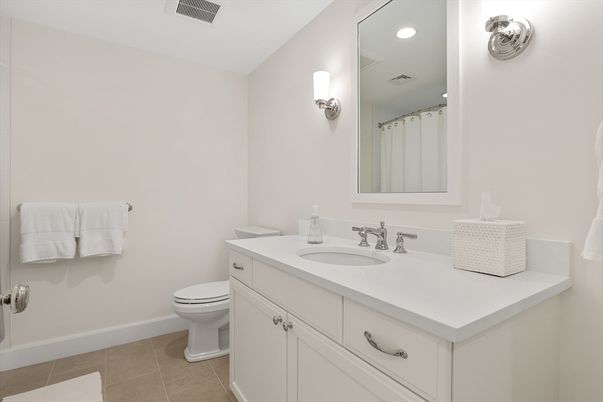 Bathroom, Interior, Recessed Lighting