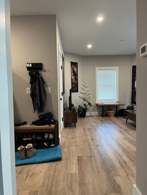 Fitness Equipment, Interior, Recessed Lighting, Wood Texture Flooring