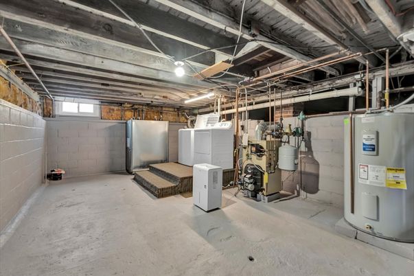 Interior, Washer, Wooden Beams