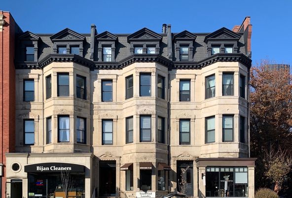 Exterior, Facade, Rowhouse