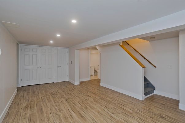 Empty room, Interior, Recessed Lighting, Wood Texture Flooring