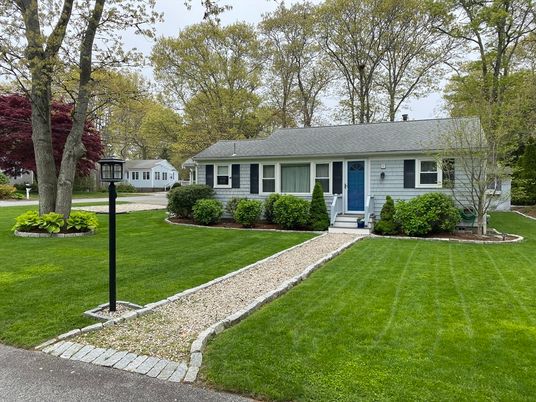 Exterior, Facade, Cape Cod