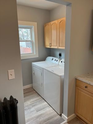 Interior, Washer, Wood Texture Flooring