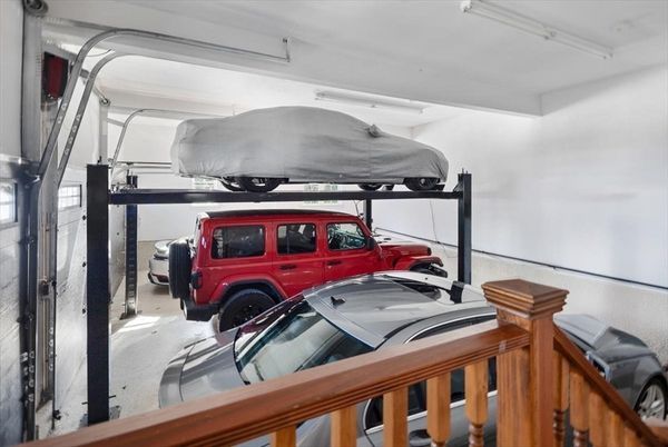 Garage, Interior