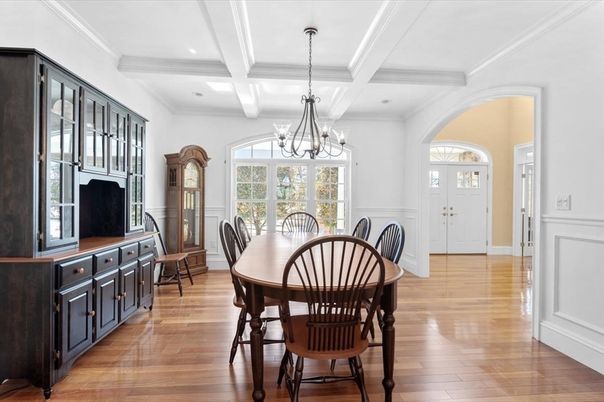 Chandelier, Dining room, Interior, Recessed Lighting, Wood Texture Flooring