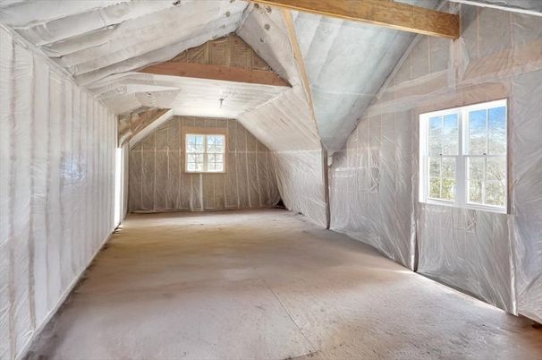 Empty room, Interior, Wooden Beams
