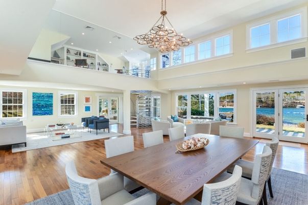 Chandelier, Dining room, Interior, Living room, Pendant Lights, Recessed Lighting, Water, Wood Texture Flooring