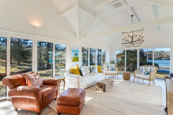 Chandelier, Interior, Living room, Water